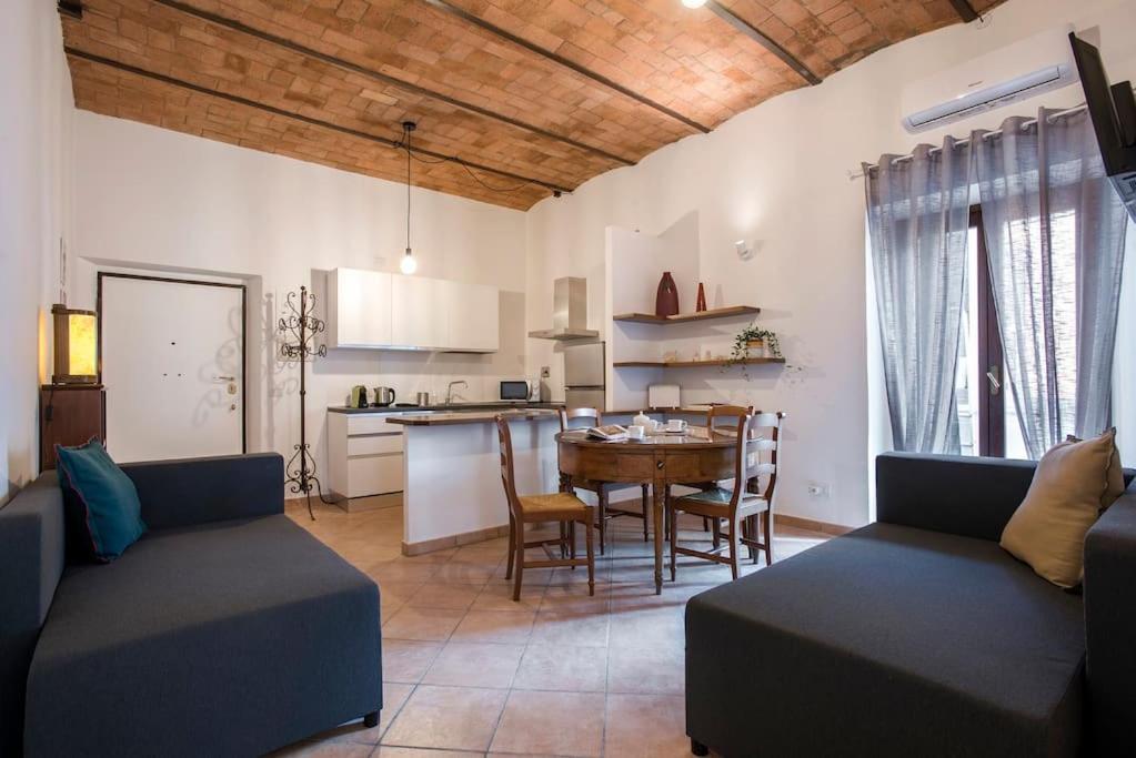 Castro Pretorio Cozy Apartment *