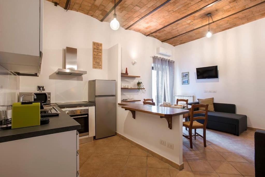 Castro Pretorio Cozy Rom
